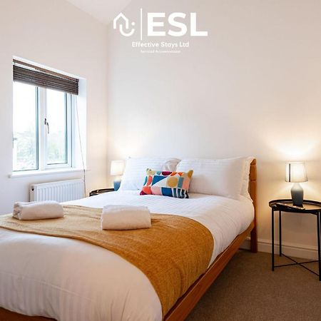 2 Bedroom Terrace Cottage, Parking, 5 Minutes Drive To Royal Shrewsbury Hospital 外观 照片