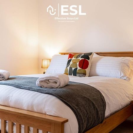 2 Bedroom Terrace Cottage, Parking, 5 Minutes Drive To Royal Shrewsbury Hospital 外观 照片