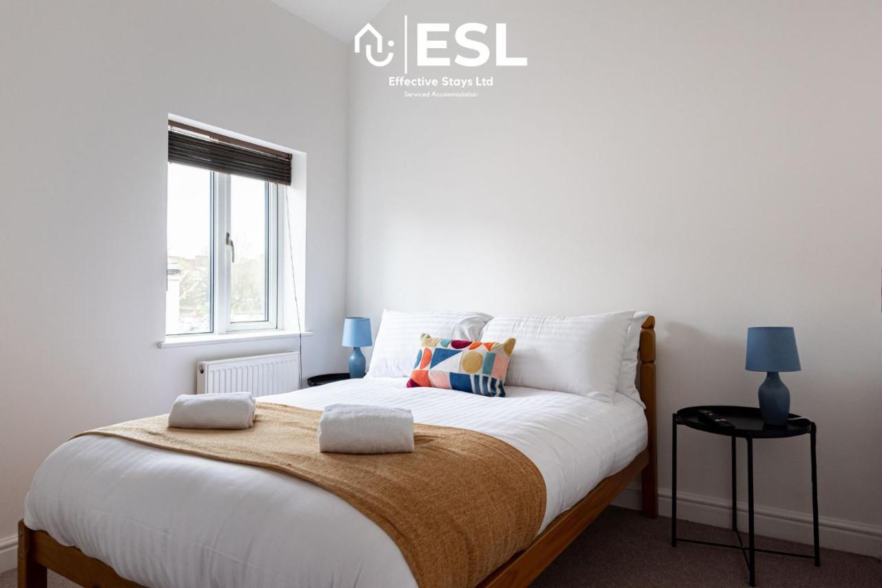 2 Bedroom Terrace Cottage, Parking, 5 Minutes Drive To Royal Shrewsbury Hospital 外观 照片