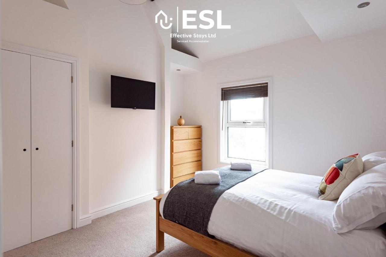 2 Bedroom Terrace Cottage, Parking, 5 Minutes Drive To Royal Shrewsbury Hospital 外观 照片